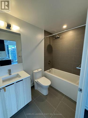 3709 - 55 Mercer Street, Toronto, ON - Indoor Photo Showing Bathroom