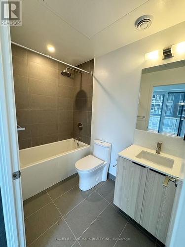 3709 - 55 Mercer Street, Toronto, ON - Indoor Photo Showing Bathroom