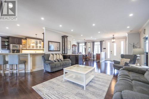 994432 Mono Adjala Line, Mono, ON - Indoor Photo Showing Living Room