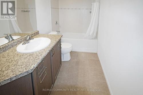 27 Summer Lane, Peterborough, ON - Indoor Photo Showing Bathroom