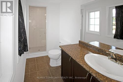 27 Summer Lane, Peterborough, ON - Indoor Photo Showing Bathroom