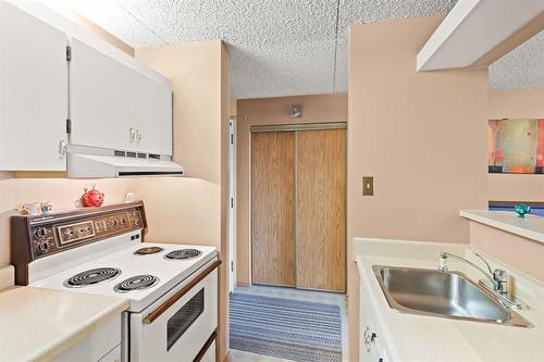 1014 77 Edmonton Street, Winnipeg, MB - Indoor Photo Showing Kitchen