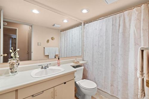 1014 77 Edmonton Street, Winnipeg, MB - Indoor Photo Showing Bathroom