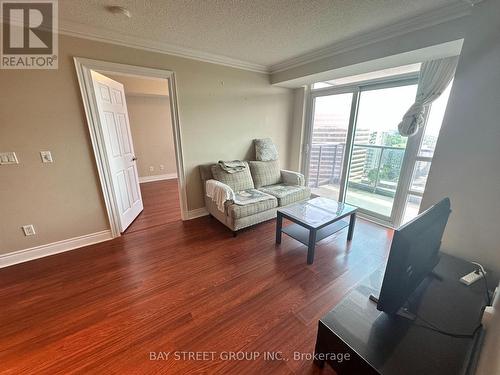 2614 - 15 Greenview Avenue, Toronto, ON - Indoor Photo Showing Living Room