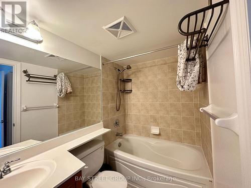 2614 - 15 Greenview Avenue, Toronto, ON - Indoor Photo Showing Bathroom