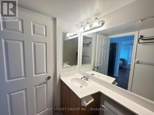 2614 - 15 Greenview Avenue, Toronto, ON - Indoor Photo Showing Bathroom