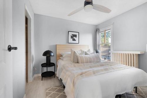 13 Clinton Street, Hamilton, ON - Indoor Photo Showing Bedroom