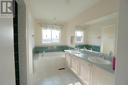 62 Sedgeway Heights, Vaughan (Vellore Village), ON - Indoor Photo Showing Bathroom