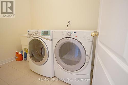 62 Sedgeway Heights, Vaughan (Vellore Village), ON - Indoor Photo Showing Laundry Room