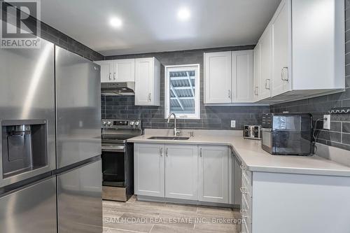 1140 Halliday Avenue, Mississauga (Lakeview), ON - Indoor Photo Showing Kitchen With Stainless Steel Kitchen