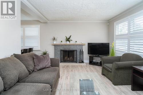 1140 Halliday Avenue, Mississauga (Lakeview), ON - Indoor Photo Showing Living Room With Fireplace