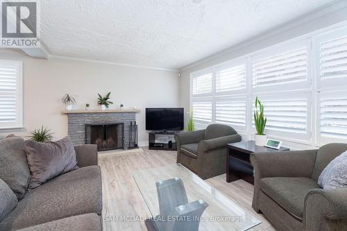 1140 Halliday Avenue, Mississauga (Lakeview), ON - Indoor Photo Showing Living Room With Fireplace