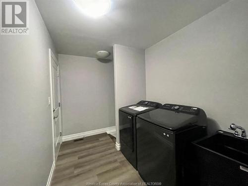 98 Kerr Avenue, Chatham, ON - Indoor Photo Showing Laundry Room