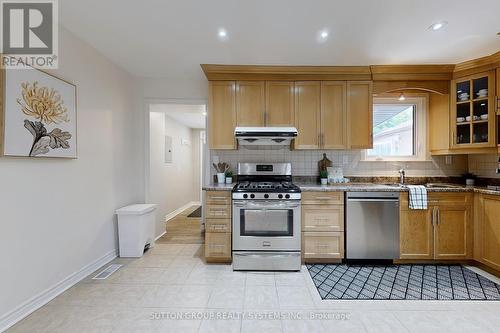 553 Mcroberts Avenue, Toronto (Caledonia-Fairbank), ON - Indoor Photo Showing Kitchen