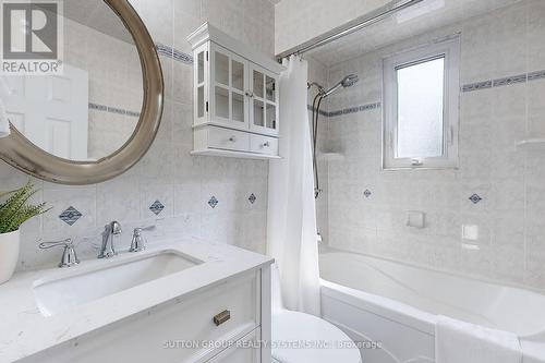 553 Mcroberts Avenue, Toronto (Caledonia-Fairbank), ON - Indoor Photo Showing Bathroom