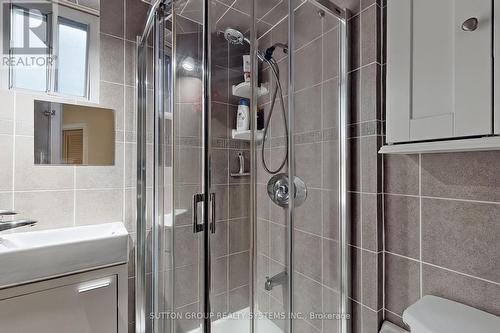 553 Mcroberts Avenue, Toronto (Caledonia-Fairbank), ON - Indoor Photo Showing Bathroom