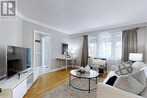 553 Mcroberts Avenue, Toronto (Caledonia-Fairbank), ON - Indoor Photo Showing Living Room