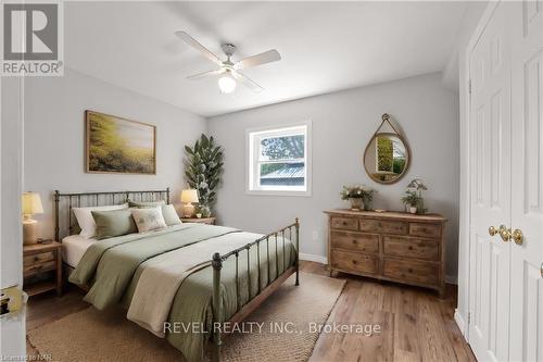 381 Simpson Avenue, Welland, ON - Indoor Photo Showing Bedroom