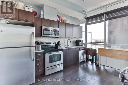 829 - 169 Fort York Boulevard, Toronto (Niagara), ON - Indoor Photo Showing Kitchen