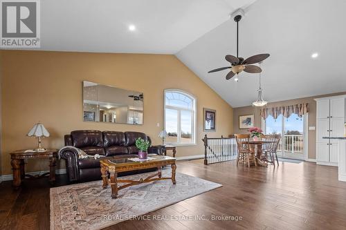 290 Ixl Road, Trent Hills, ON - Indoor Photo Showing Living Room