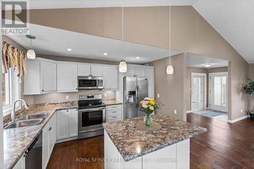 290 Ixl Road, Trent Hills, ON - Indoor Photo Showing Kitchen With Double Sink With Upgraded Kitchen