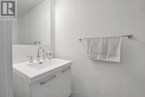 523 - 57 St Joseph Street, Toronto (Bay Street Corridor), ON - Indoor Photo Showing Bathroom