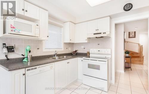 52 Sunny Glen Crescent, Brampton (Northwest Sandalwood Parkway), ON - Indoor Photo Showing Kitchen With Double Sink