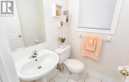 52 Sunny Glen Crescent, Brampton (Northwest Sandalwood Parkway), ON - Indoor Photo Showing Bathroom