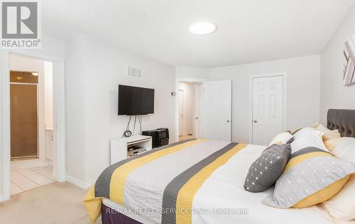 52 Sunny Glen Crescent, Brampton (Northwest Sandalwood Parkway), ON - Indoor Photo Showing Bedroom