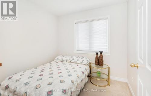 52 Sunny Glen Crescent, Brampton (Northwest Sandalwood Parkway), ON - Indoor Photo Showing Bedroom