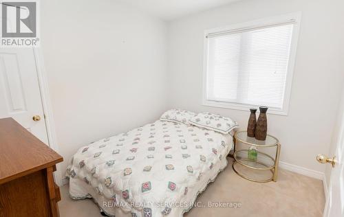 52 Sunny Glen Crescent, Brampton (Northwest Sandalwood Parkway), ON - Indoor Photo Showing Bedroom