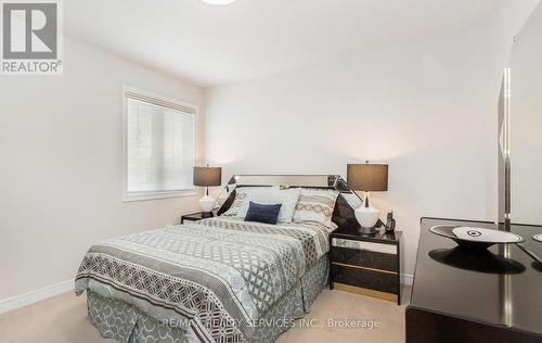 52 Sunny Glen Crescent, Brampton (Northwest Sandalwood Parkway), ON - Indoor Photo Showing Bedroom