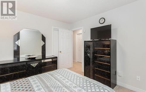 52 Sunny Glen Crescent, Brampton (Northwest Sandalwood Parkway), ON - Indoor Photo Showing Bedroom