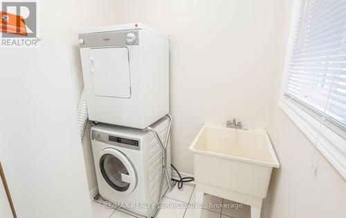 52 Sunny Glen Crescent, Brampton (Northwest Sandalwood Parkway), ON - Indoor Photo Showing Laundry Room