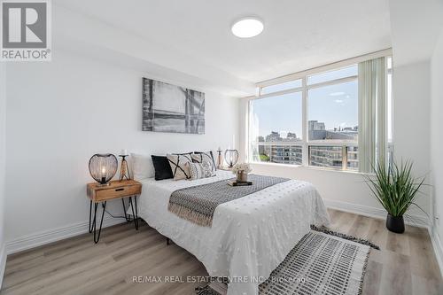 1610 - 3880 Duke Of York Boulevard, Mississauga (City Centre), ON - Indoor Photo Showing Bedroom