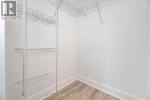 1610 - 3880 Duke Of York Boulevard, Mississauga (City Centre), ON - Indoor With Storage