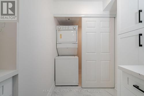 1610 - 3880 Duke Of York Boulevard, Mississauga (City Centre), ON - Indoor Photo Showing Laundry Room