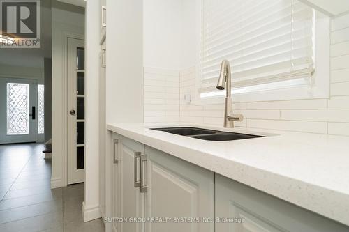 760 Ashburnham Place, Mississauga (Creditview), ON - Indoor Photo Showing Kitchen With Double Sink