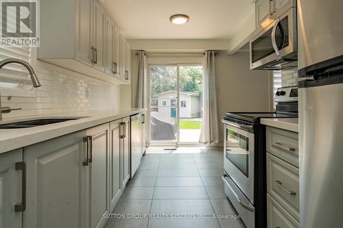 760 Ashburnham Place, Mississauga (Creditview), ON - Indoor Photo Showing Kitchen With Double Sink