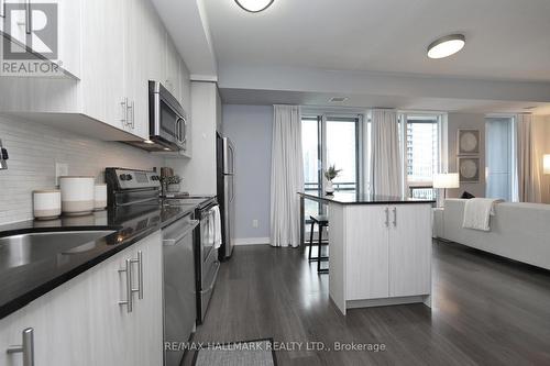 1312 - 225 Sackville Street, Toronto (Regent Park), ON - Indoor Photo Showing Kitchen