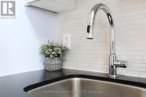 1312 - 225 Sackville Street, Toronto (Regent Park), ON - Indoor Photo Showing Kitchen