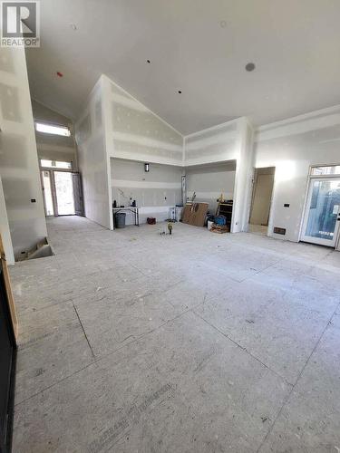 1059 Carnoustie Drive, Kelowna, BC - Indoor Photo Showing Garage