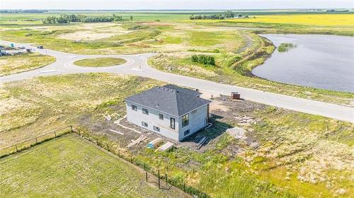 44 Van Riesen Dr, Niverville, MB 