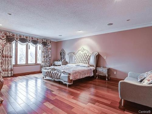 Chambre Ã  coucher principale - 10 Rue Du Sauvignon, Kirkland, QC - Indoor Photo Showing Bedroom