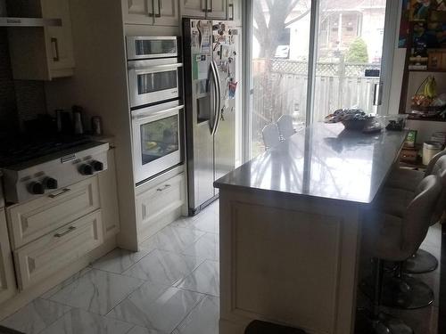 2377 Belcaro Way, Mississauga, ON - Indoor Photo Showing Kitchen