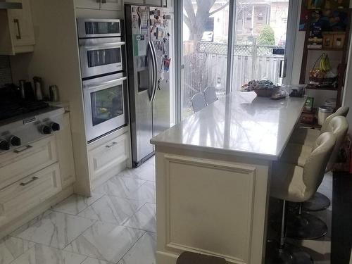 2377 Belcaro Way, Mississauga, ON - Indoor Photo Showing Kitchen