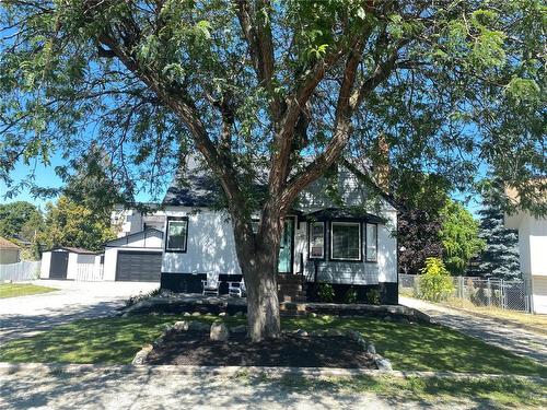 1907 Knox Crescent, Kelowna, BC - Outdoor