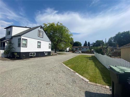 1907 Knox Crescent, Kelowna, BC - Outdoor