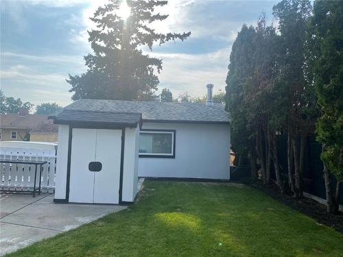 1907 Knox Crescent, Kelowna, BC - Outdoor