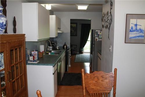 20 Niagara Street|Unit #8, Grimsby, ON - Indoor Photo Showing Kitchen